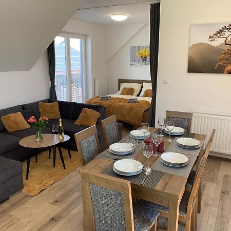 Cozy 2-Bedroom Vacation Apartment With Entire Top Floor Gaj  Екстериор снимка