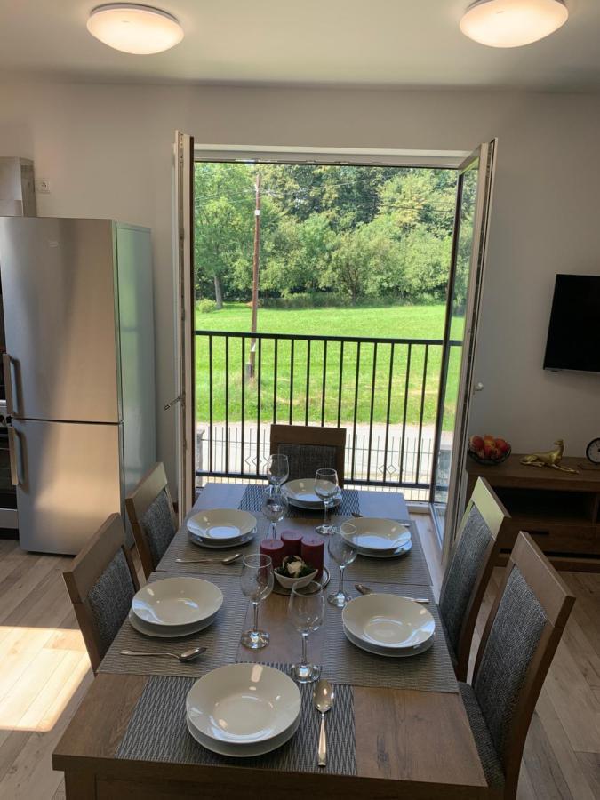Cozy 2-Bedroom Vacation Apartment With Entire Top Floor Gaj  Екстериор снимка