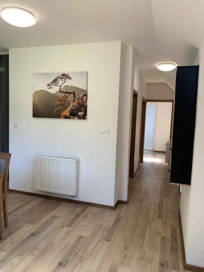 Cozy 2-Bedroom Vacation Apartment With Entire Top Floor Gaj  Екстериор снимка