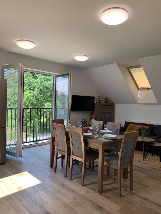 Cozy 2-Bedroom Vacation Apartment With Entire Top Floor Gaj  Екстериор снимка